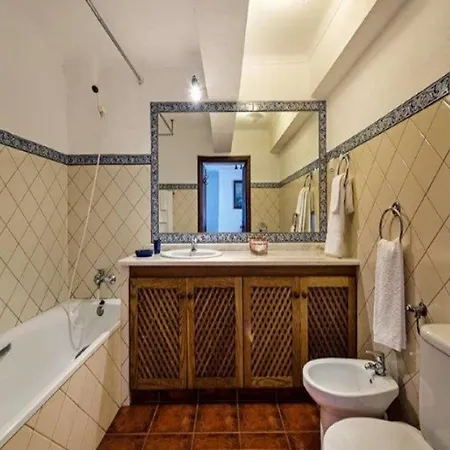 Spectacular Sunshine Delight Private Pool Amazing Sea Views Ferragudo וילה קארבואירו